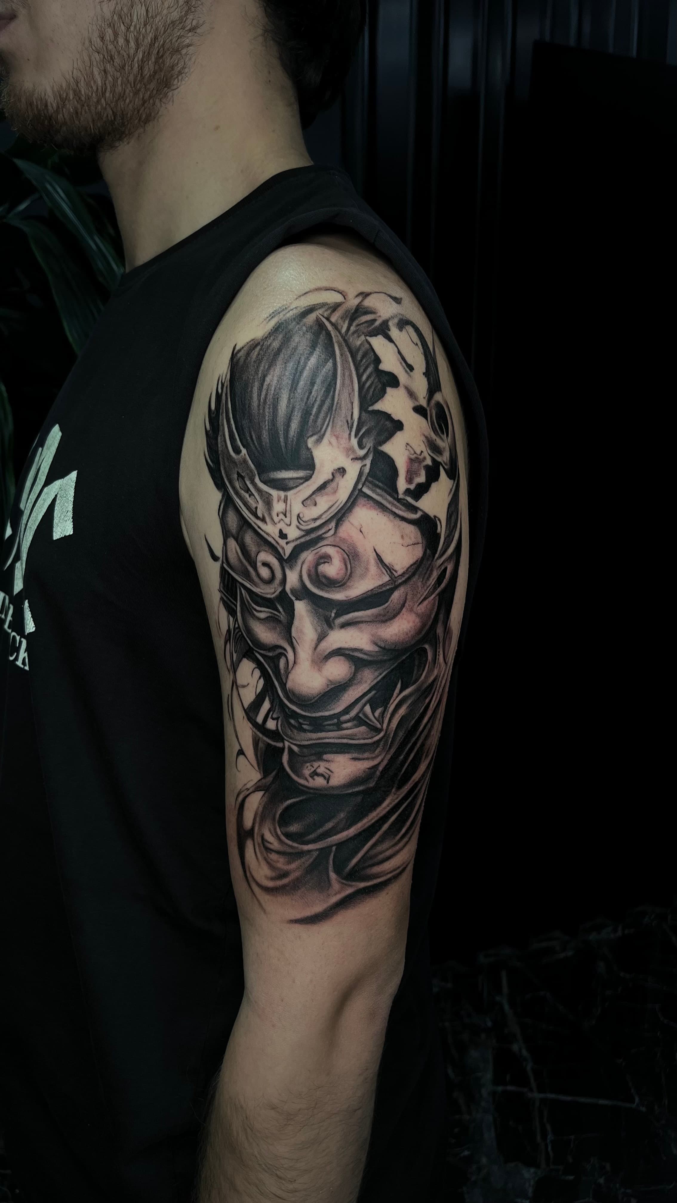 Hannya mask black & grey realism sleeve